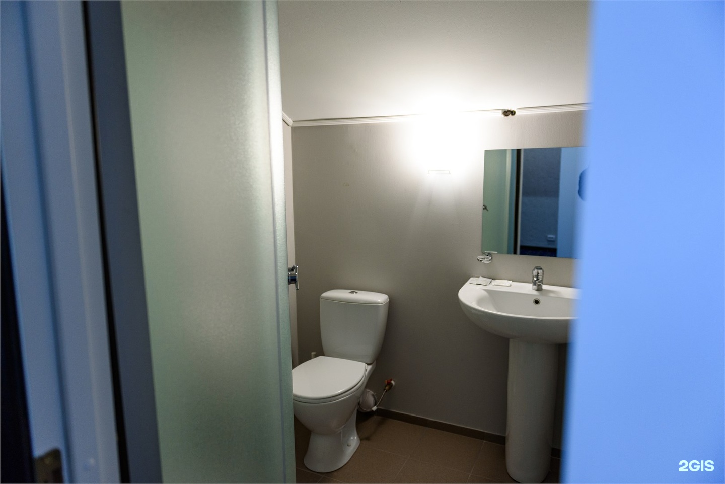 Стандарт с двухспальной кроватью ( Отель Шале) - фото 2