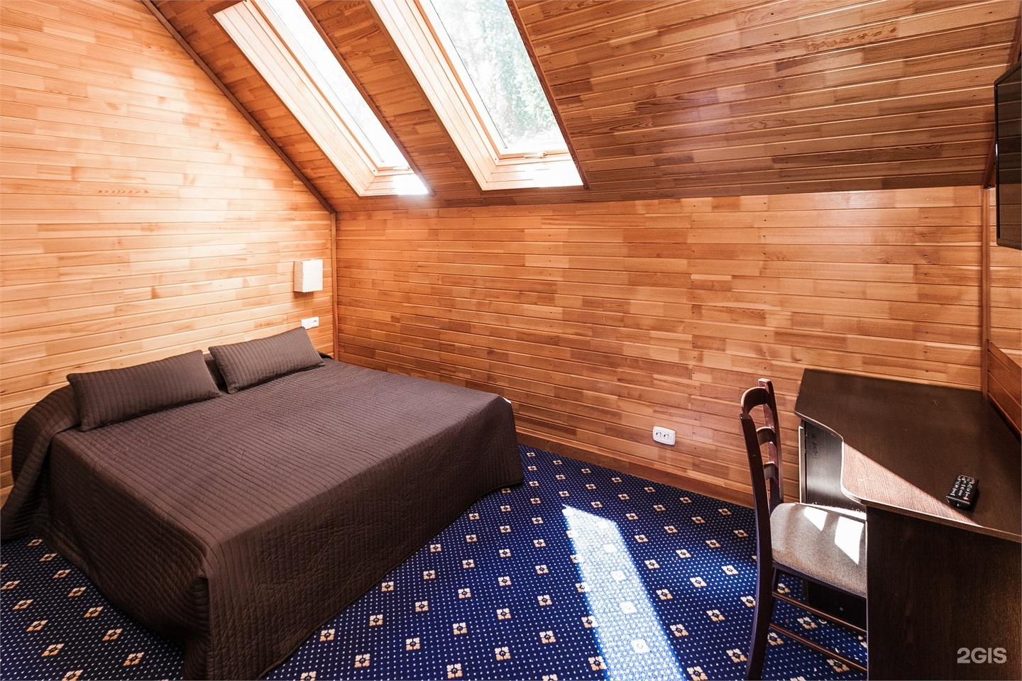 Стандарт с двухспальной кроватью ( Отель Шале) - фото 8