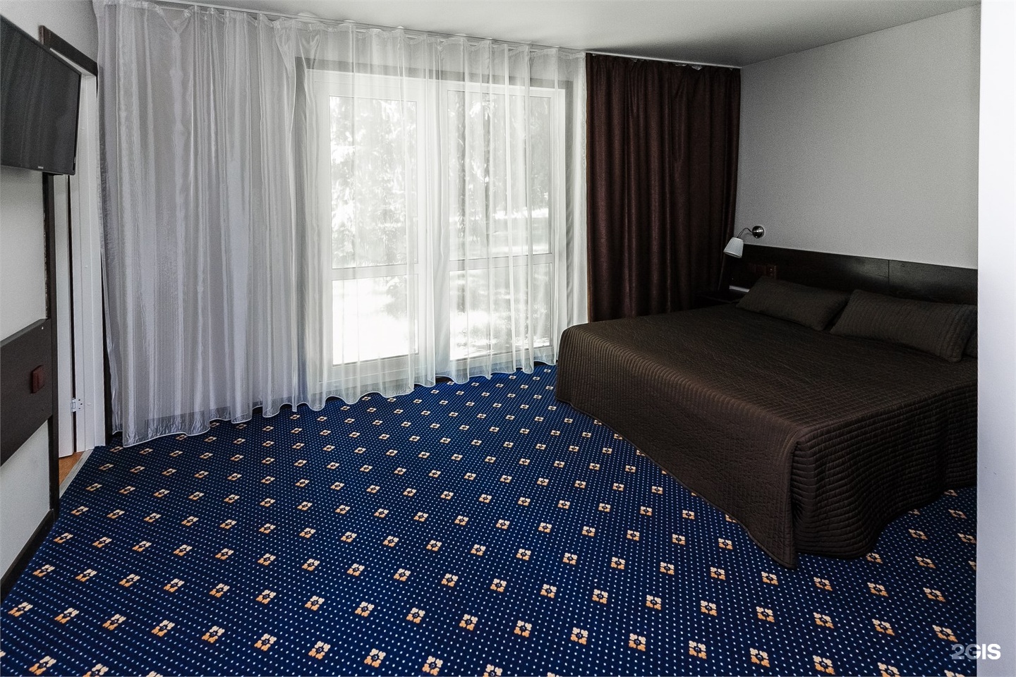 Люкс  (Отель «Шале») - фото 1