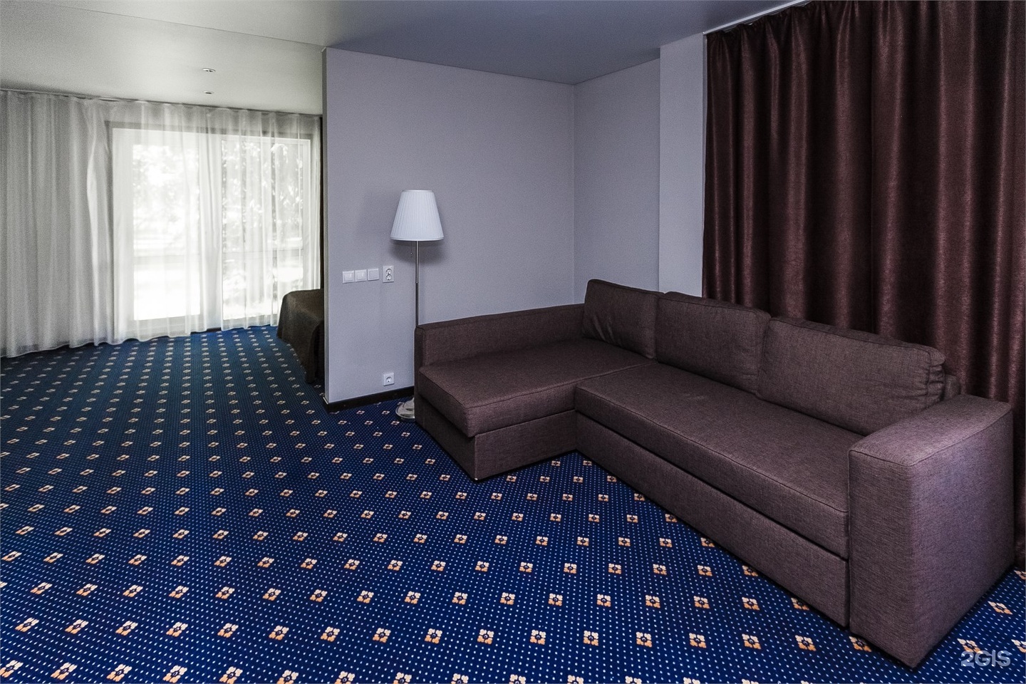 Люкс  (Отель «Шале») - фото 3