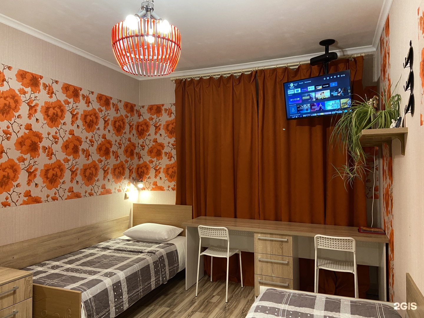 Трехместный номер с 3 односпальными кроватями с видом на горы - фото 1