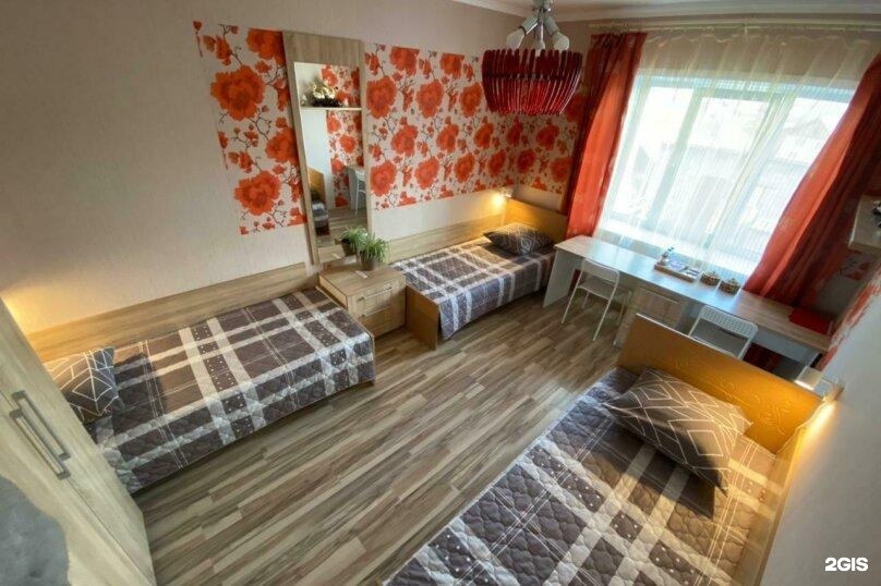 Трехместный номер с 3 односпальными кроватями с видом на горы - фото 2