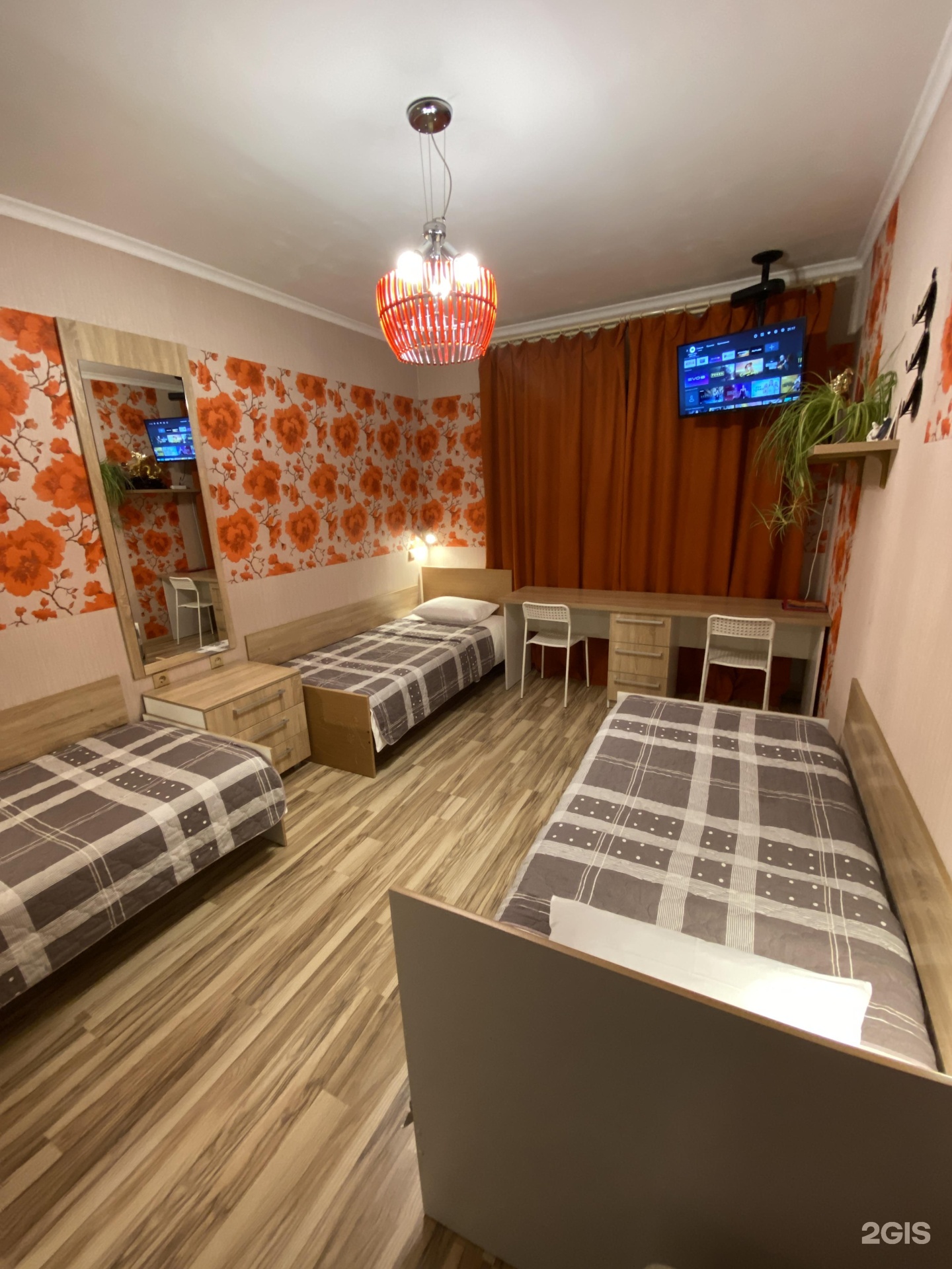 Трехместный номер с 3 односпальными кроватями с видом на горы - фото 5