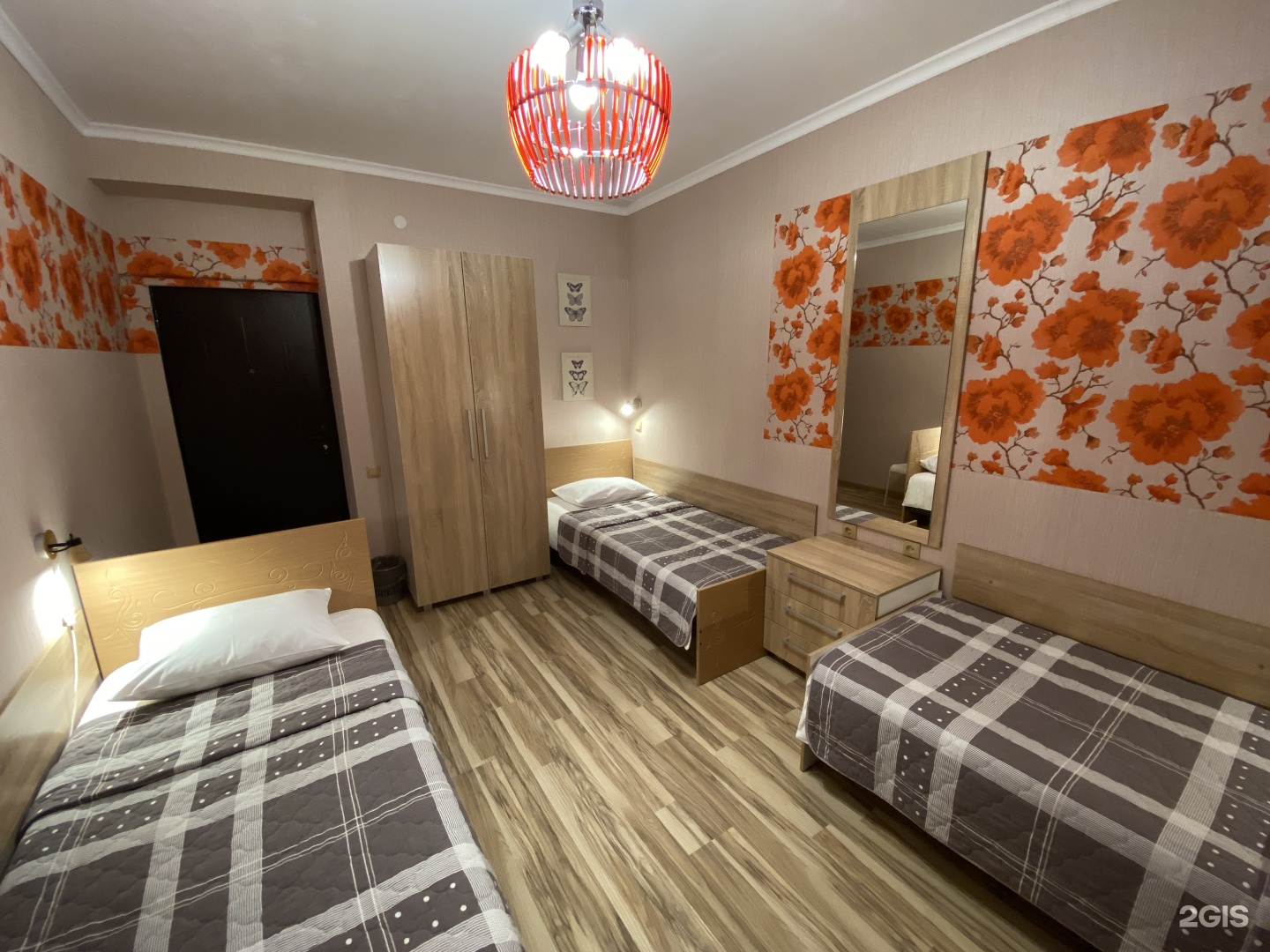 Трехместный номер с 3 односпальными кроватями с видом на горы - фото 10