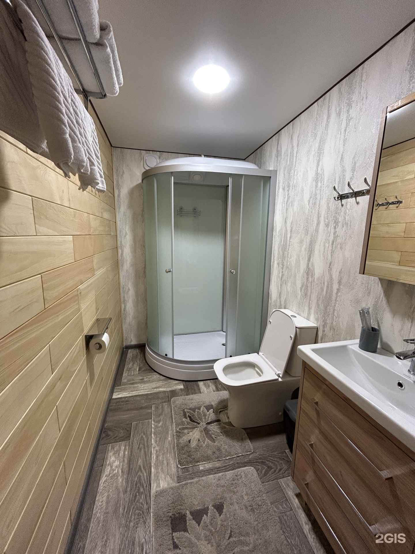 Двухкомнатный номер с балконом и видом на озеро - фото 5