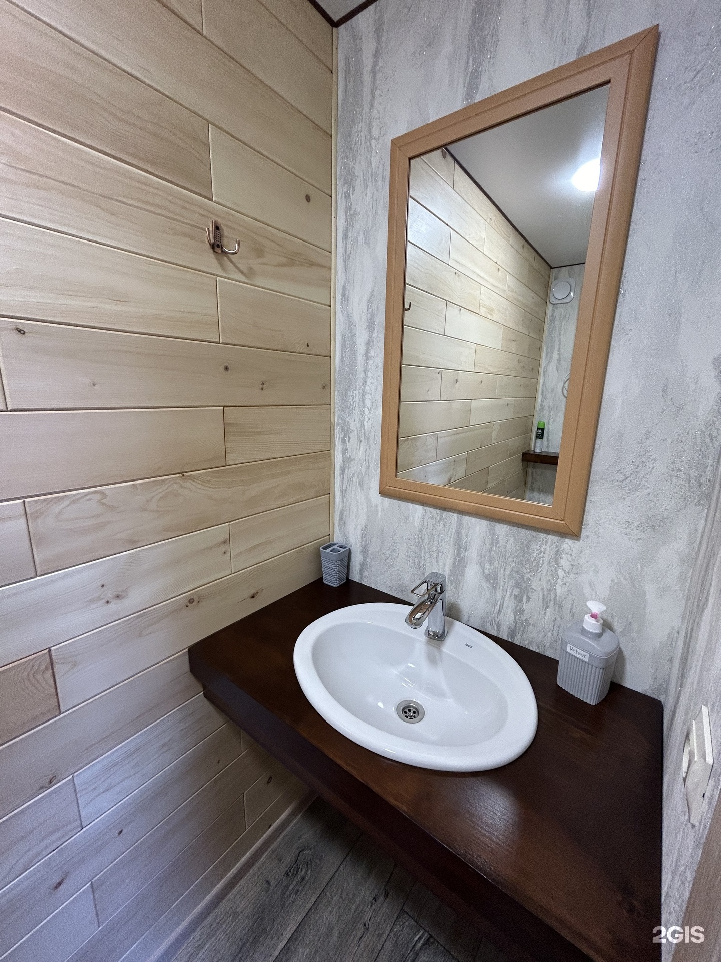 Двухкомнатный номер с балконом и видом на озеро - фото 6