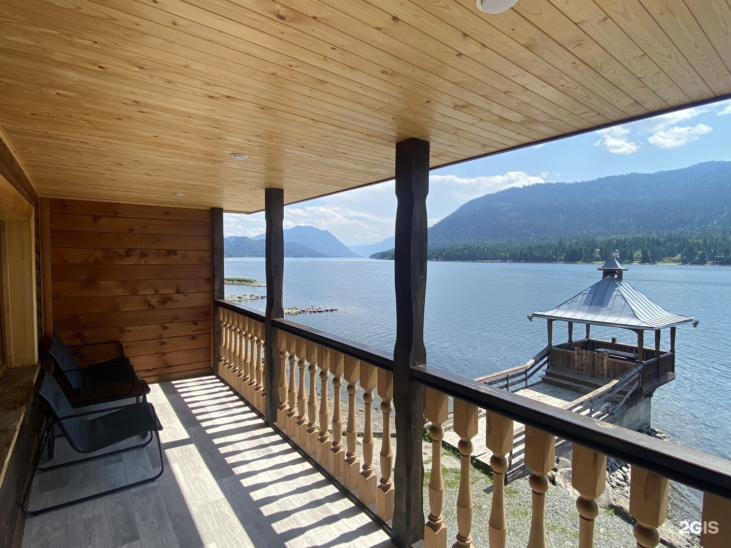 Двухкомнатный номер с балконом и видом на озеро - фото 8