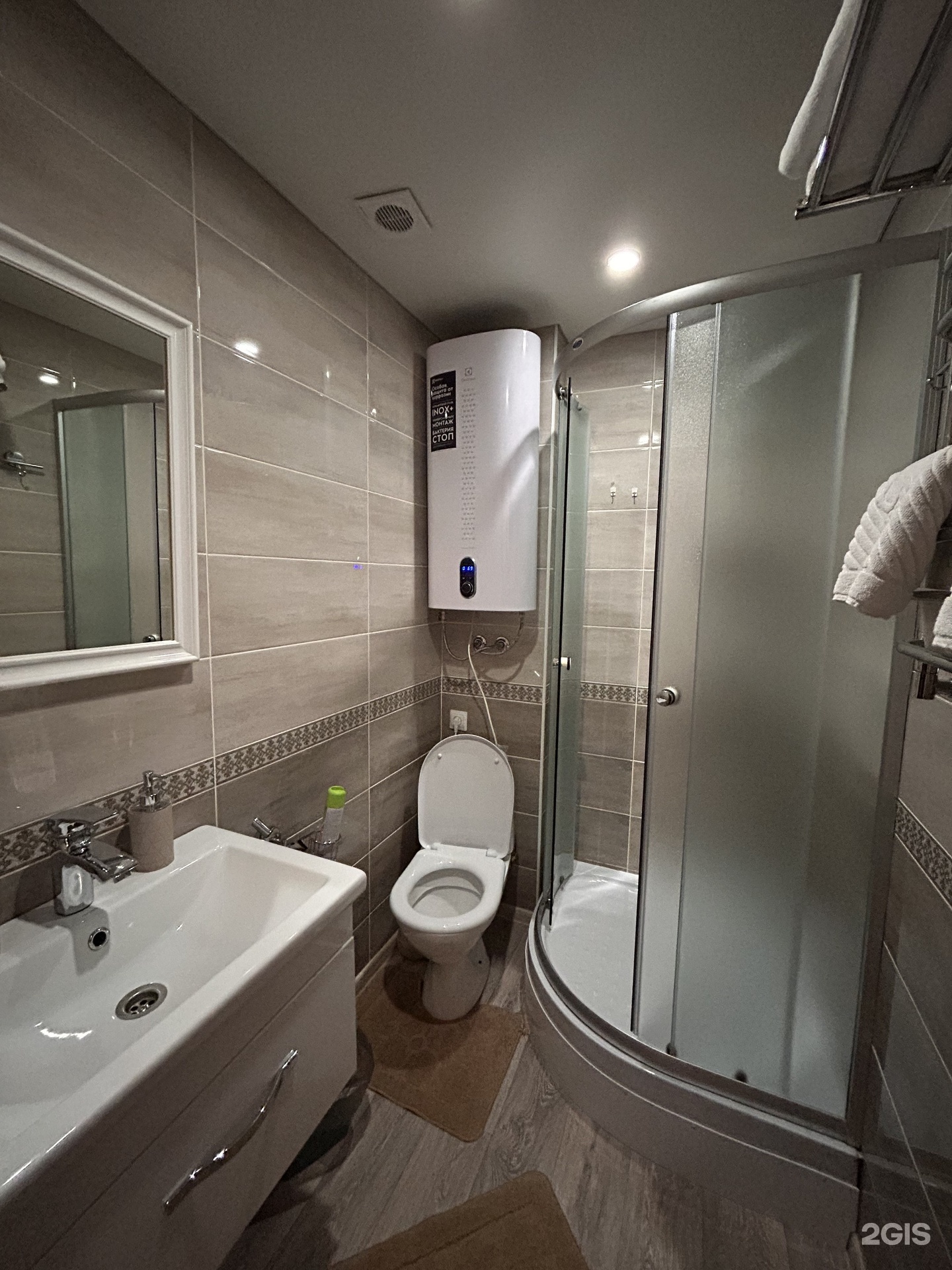 Семейный номер с балконом и видом на озеро  - фото 3