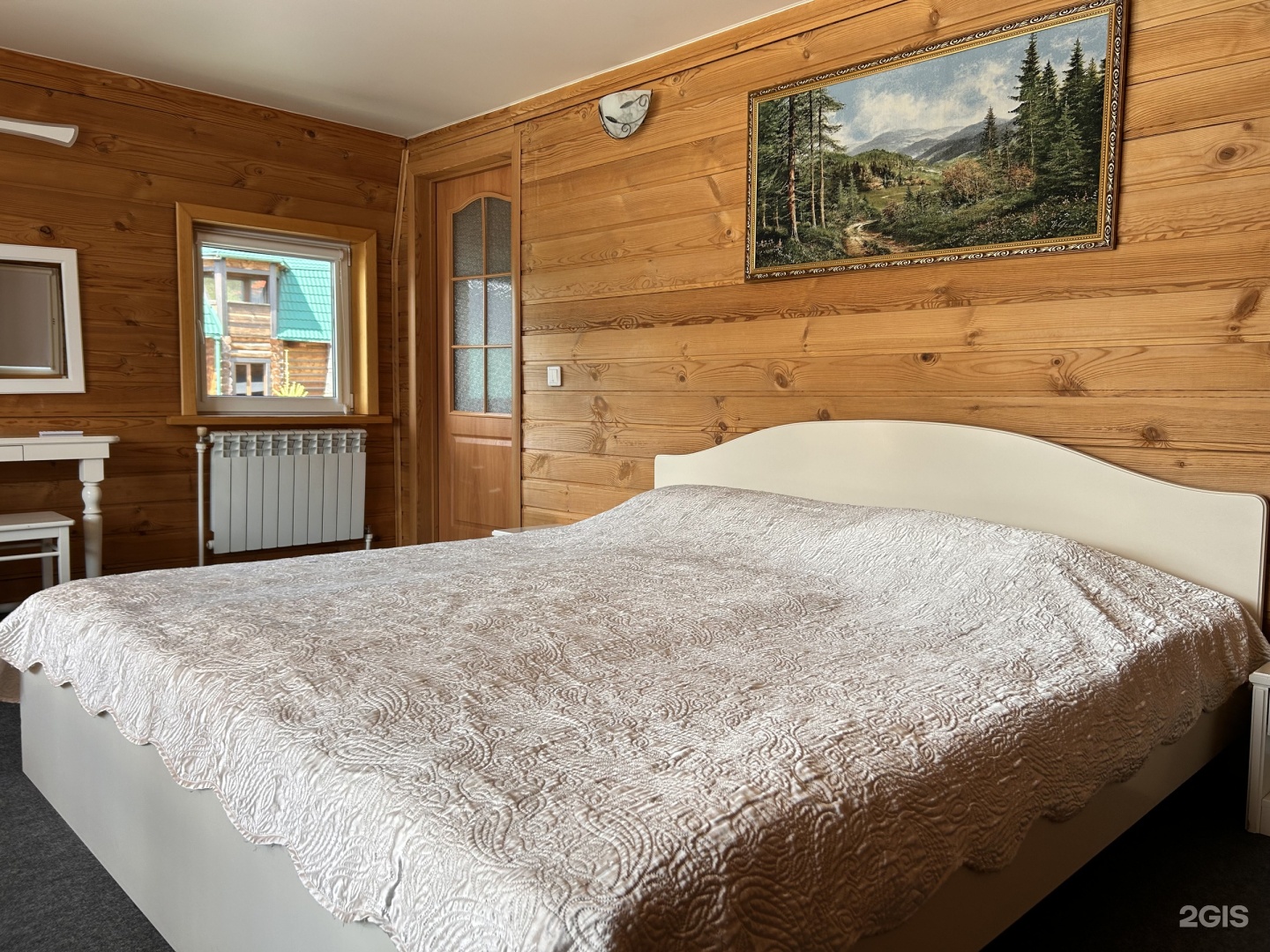 Двухкомнатный номер с панорамным окном и балконом с видом на озеро - фото 3