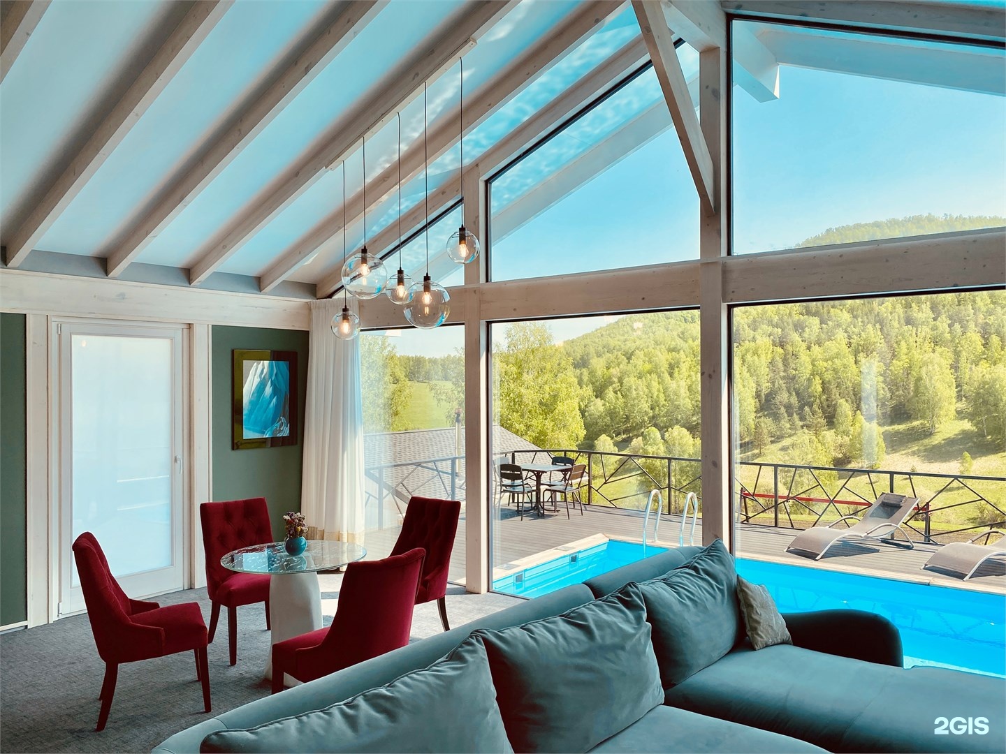 Вилла с бассейном и видом на горы - фото 2