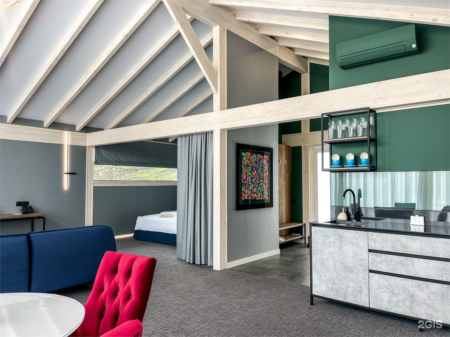 Вилла с бассейном и видом на горы - фото 6