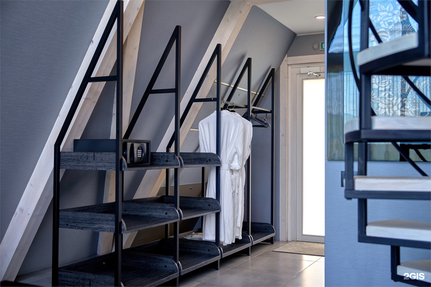 Шале с террасой и видом на горы - фото 18