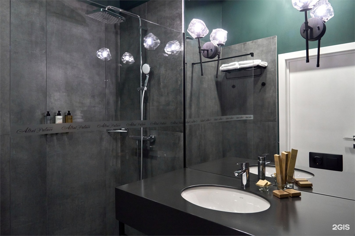 Вилла с террасой и видом на горы - фото 14