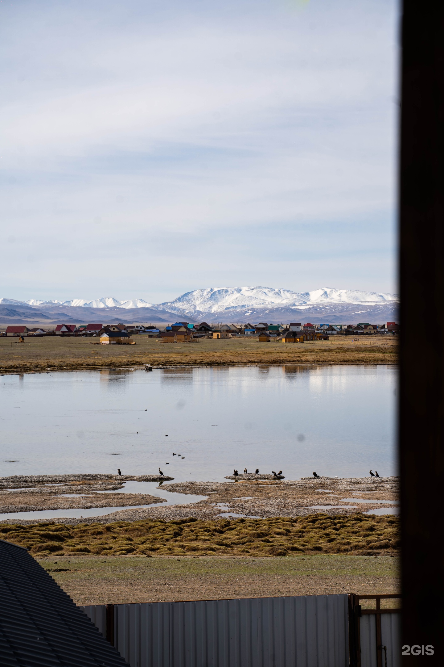 Четырехместный номер с 1 двуспальной или 2 односпальными кроватями с видом на озеро - фото 15