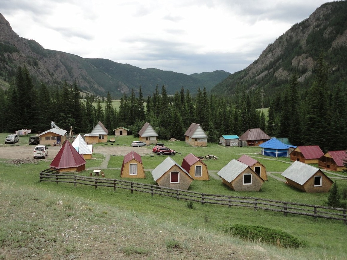 База отдыха "Чуйская долина" - фото 1