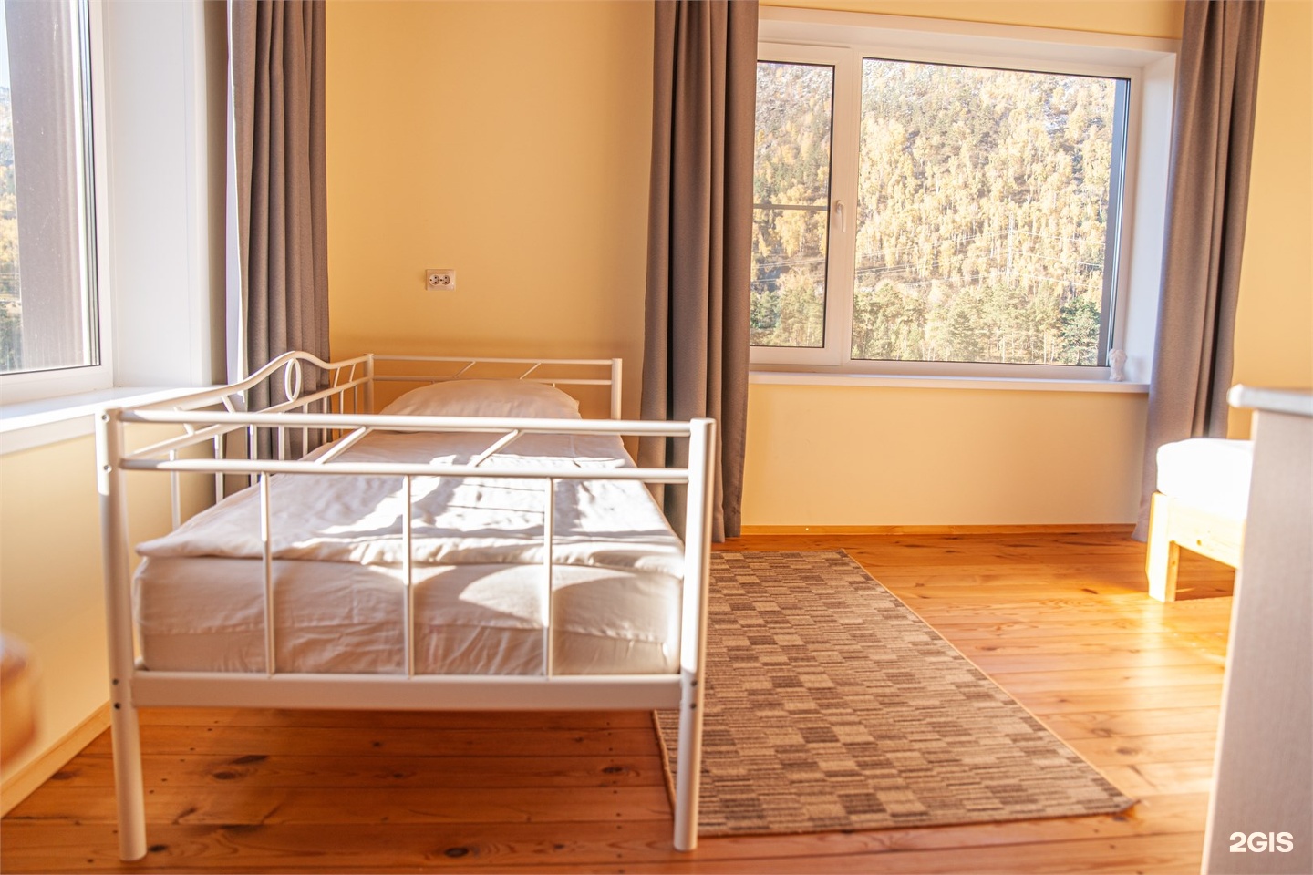 Трёхместный благоустроенный номер на берегу Катуни с кухней - фото 2