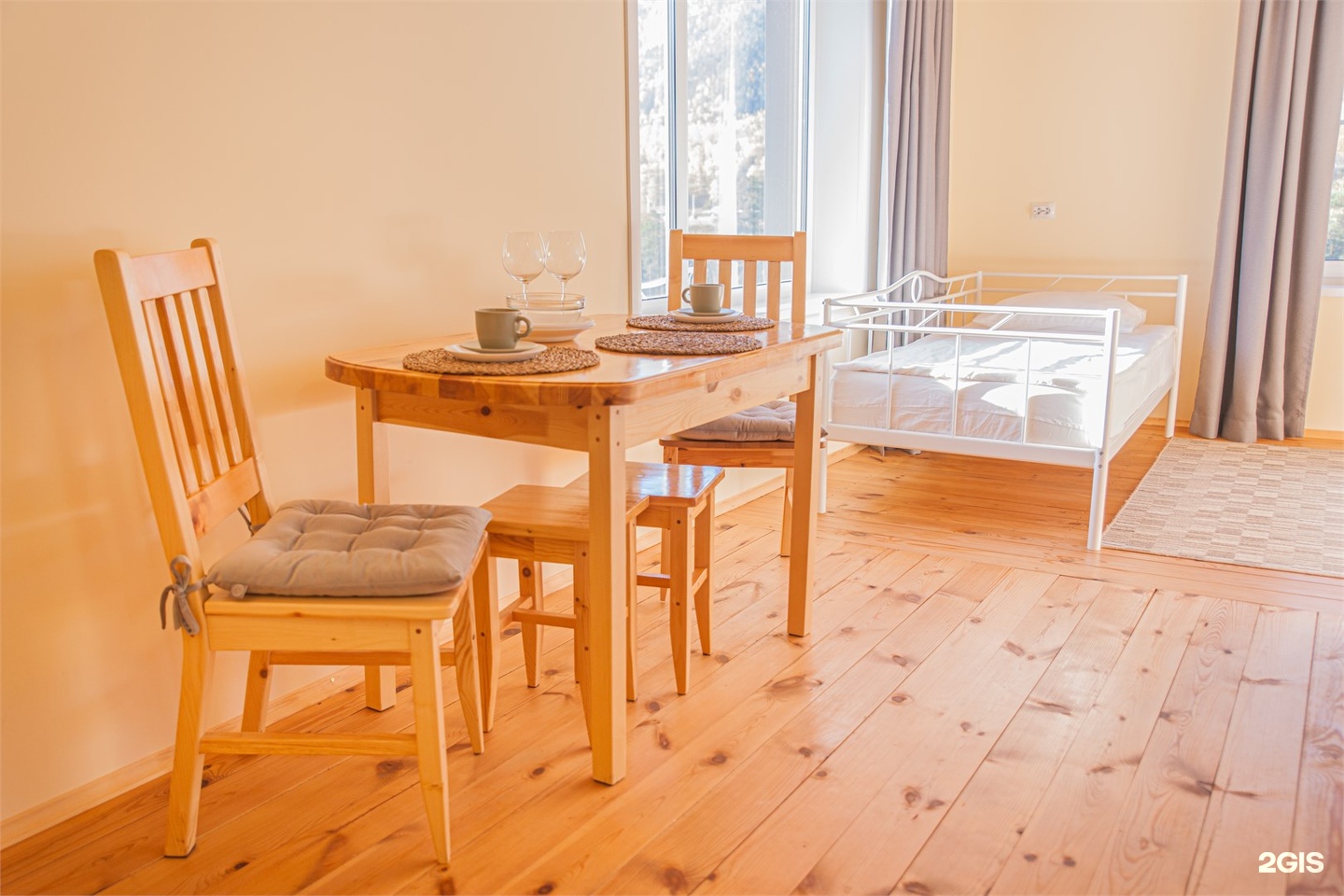 Трёхместный благоустроенный номер на берегу Катуни с кухней - фото 6