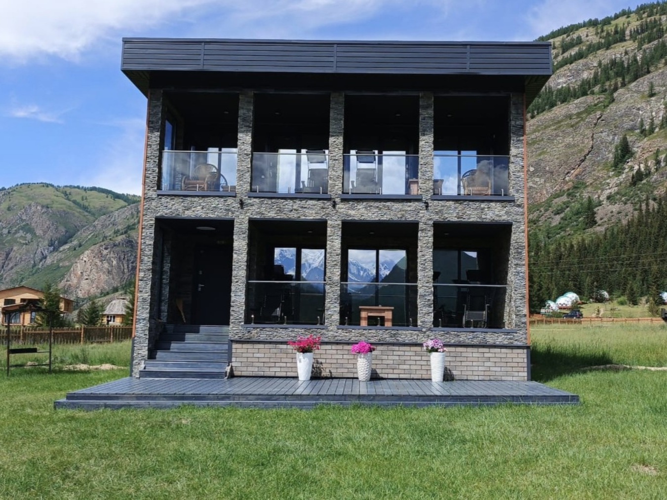 Туристская база "Маленький рай" - фото 2