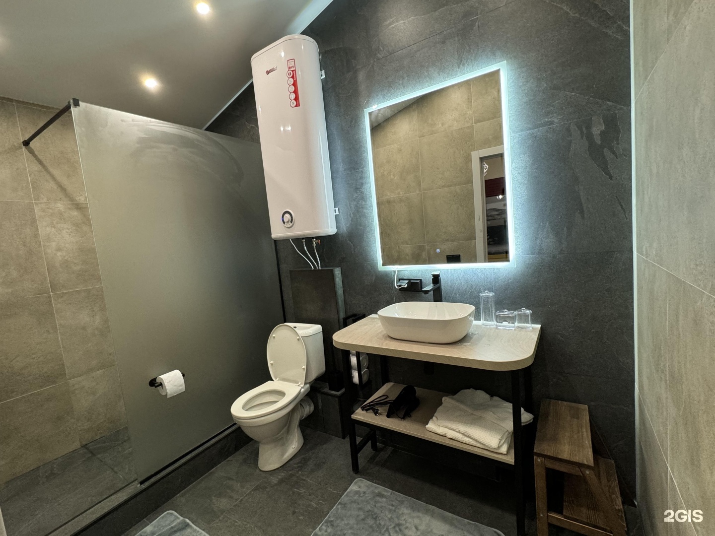 Двухместный номер с двуспальной кроватью с видом на горы - фото 4