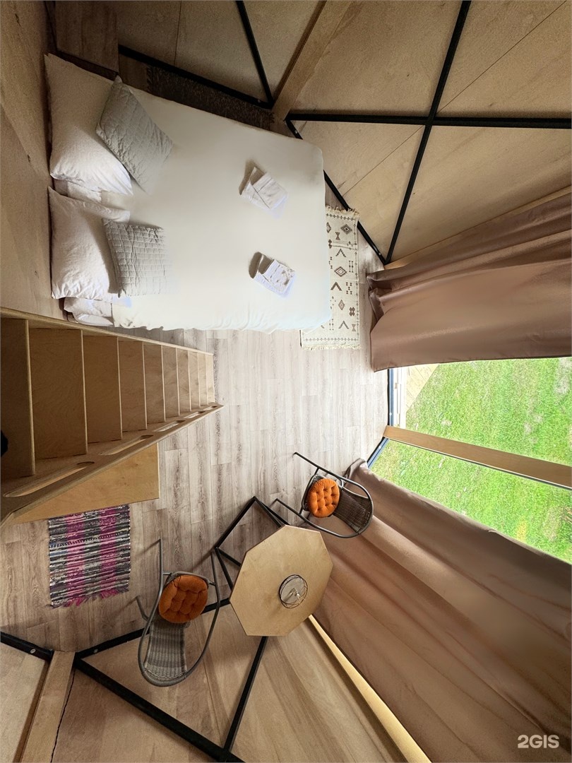 Алтайская юрта с видом на реку и гору Телецкое - фото 2