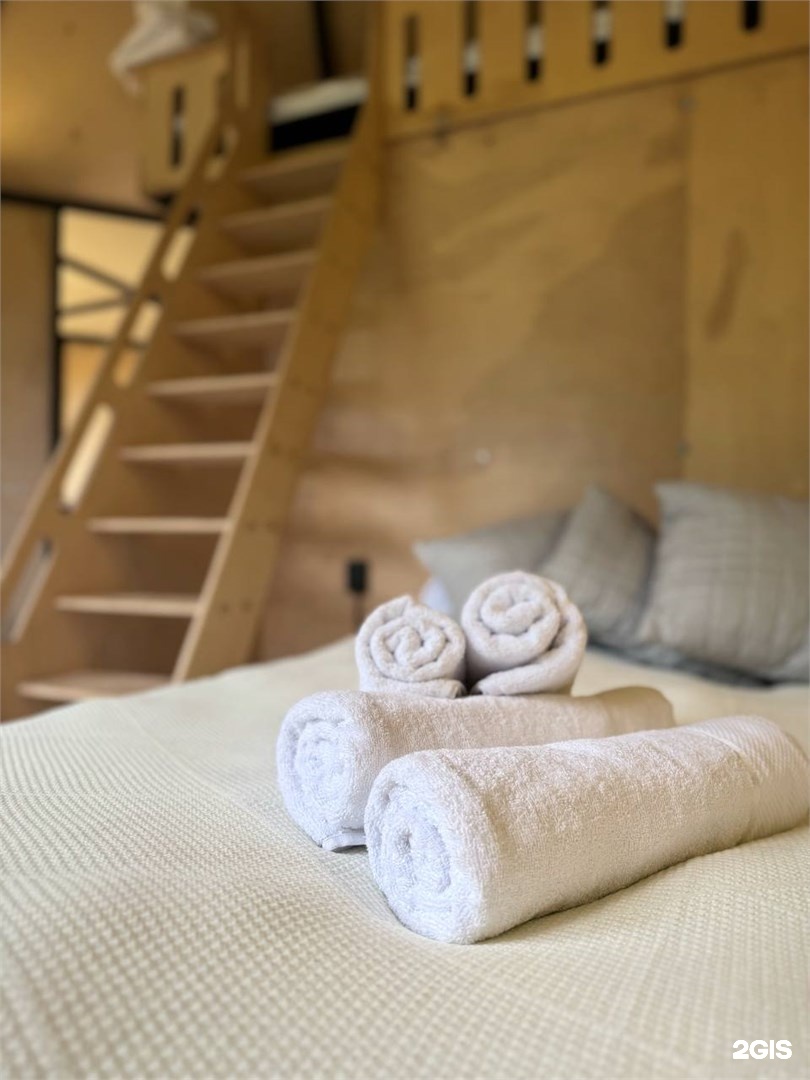 Алтайская юрта с видом на реку и гору Телецкое - фото 3