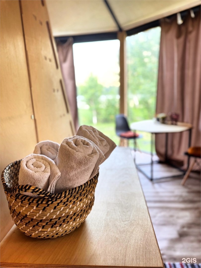 Алтайская юрта с видом на реку и гору Телецкое - фото 6