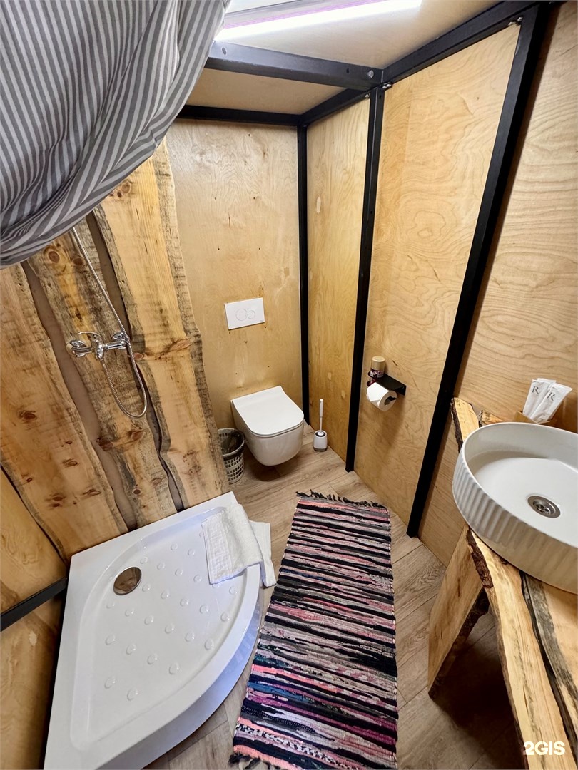 Алтайская юрта с видом на реку и гору Телецкое - фото 8