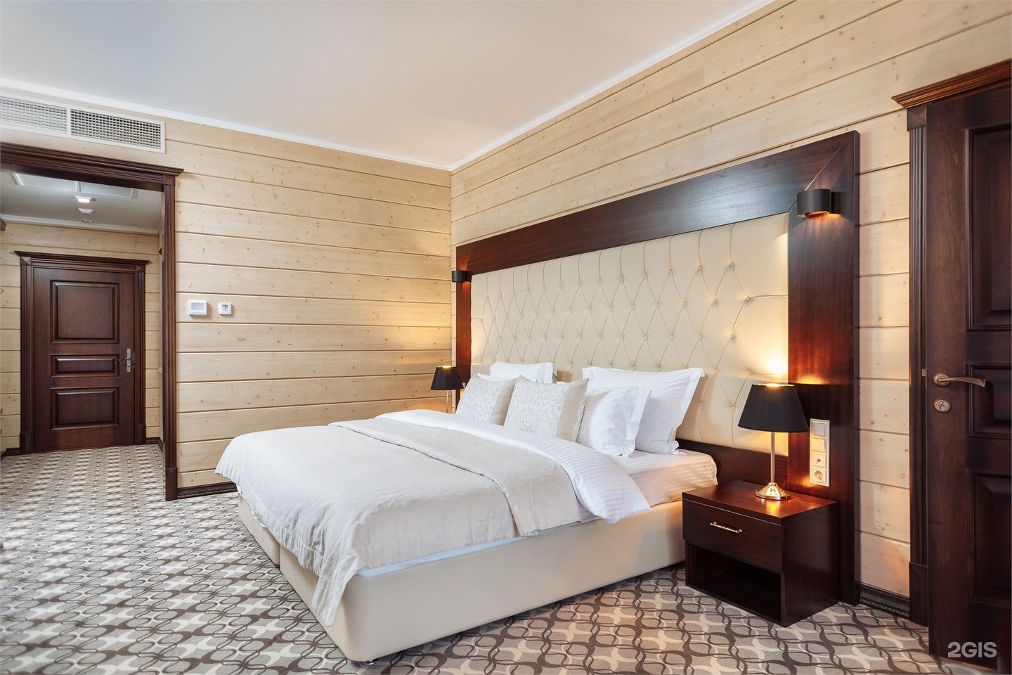 Улучшенный с террасой и видом на озеро в корпусе гостиницы "Эдельвейс" - фото 5