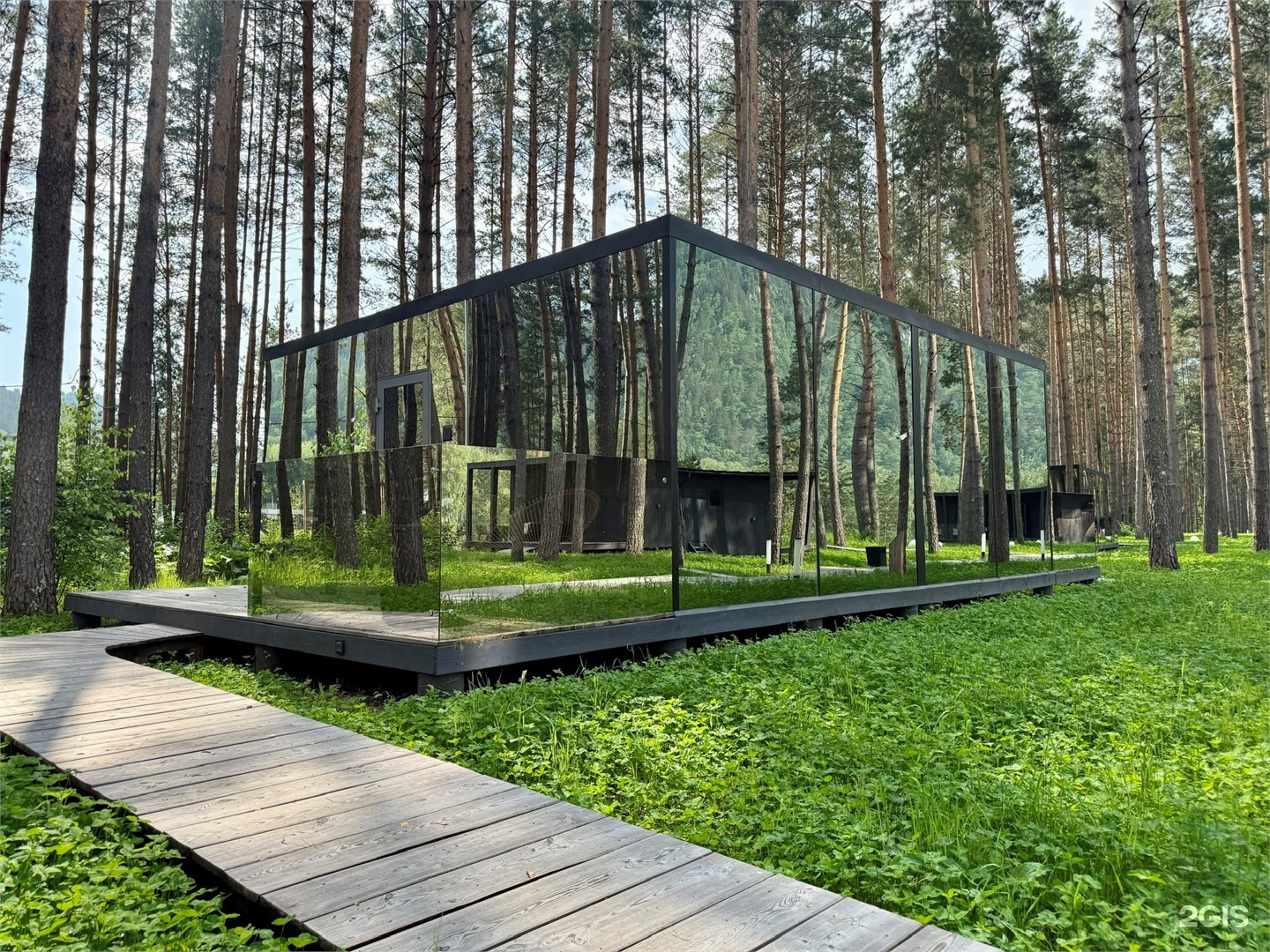 Зеркальный дом - фото 1