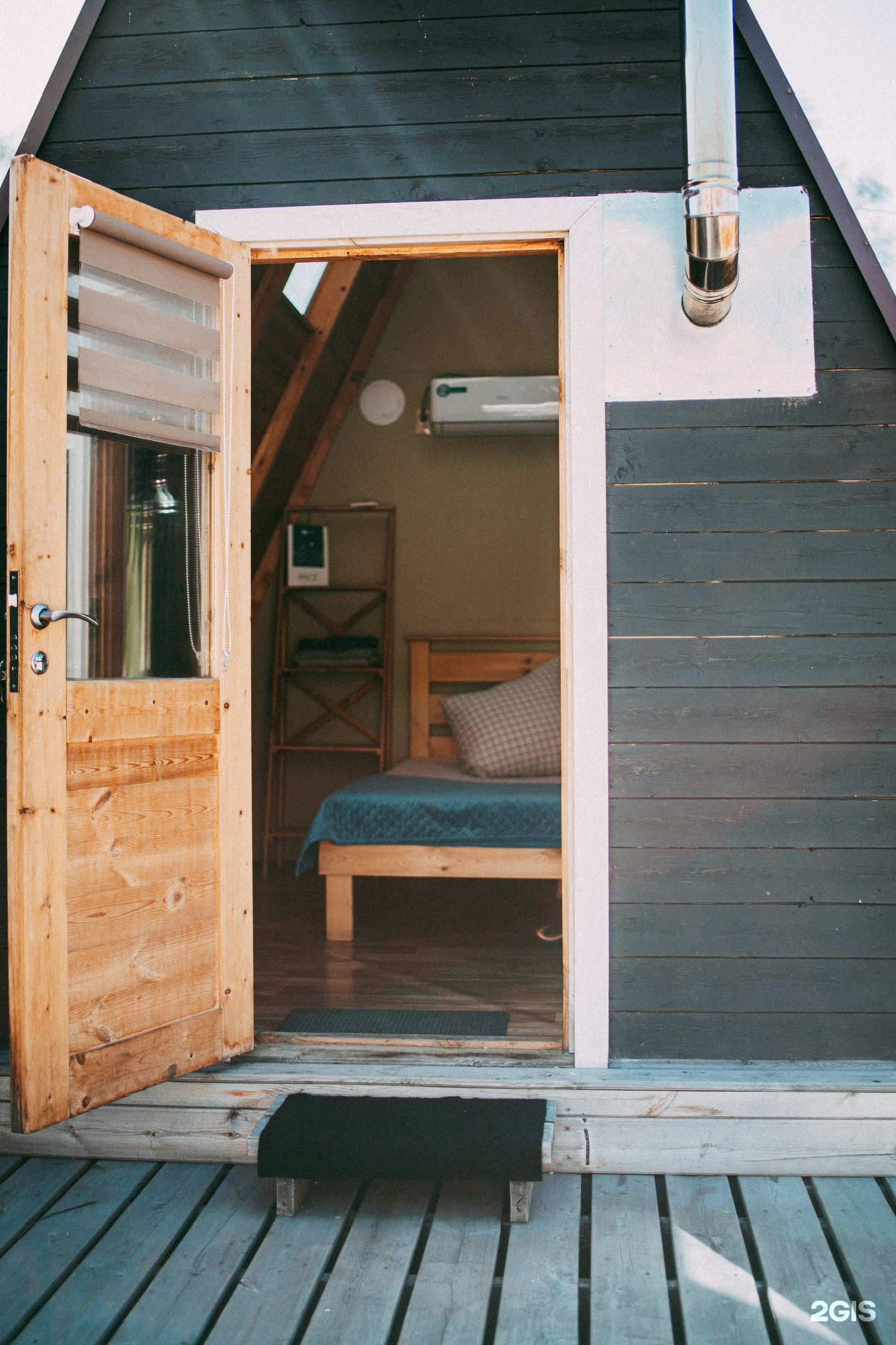 Семейный А-фрейм с панорамной крышей - фото 1