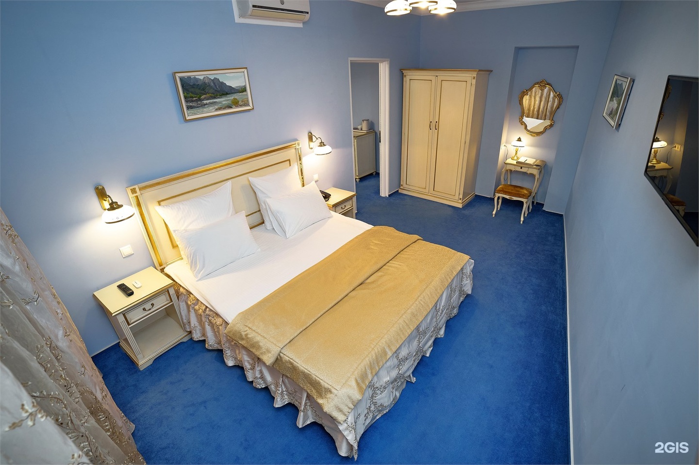 Люкс с балконом - фото 8