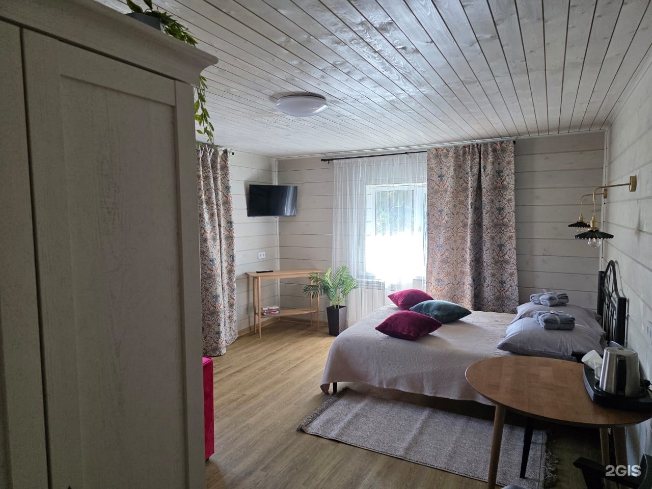 №5. 4-х местный номер с удобствами в номере (3 этаж) - фото 5