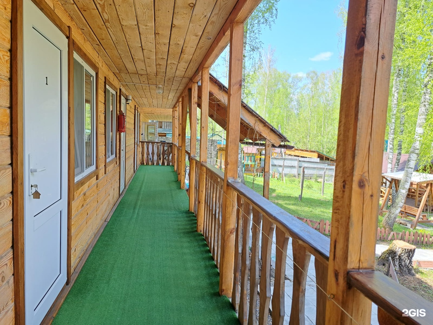 Стандартный номер с двуспальной и двухъярусной кроватью - фото 5