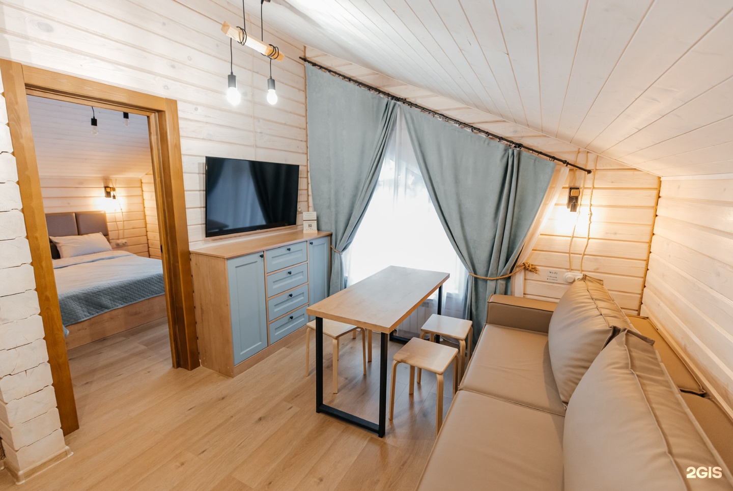 Четырехместный номер с 1 двуспальной или 2 односпальными кроватями - фото 1