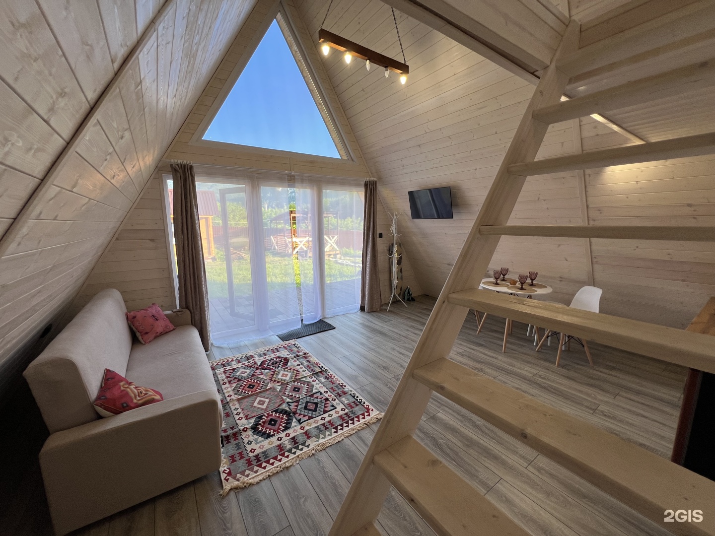 A-frame house - фото 2