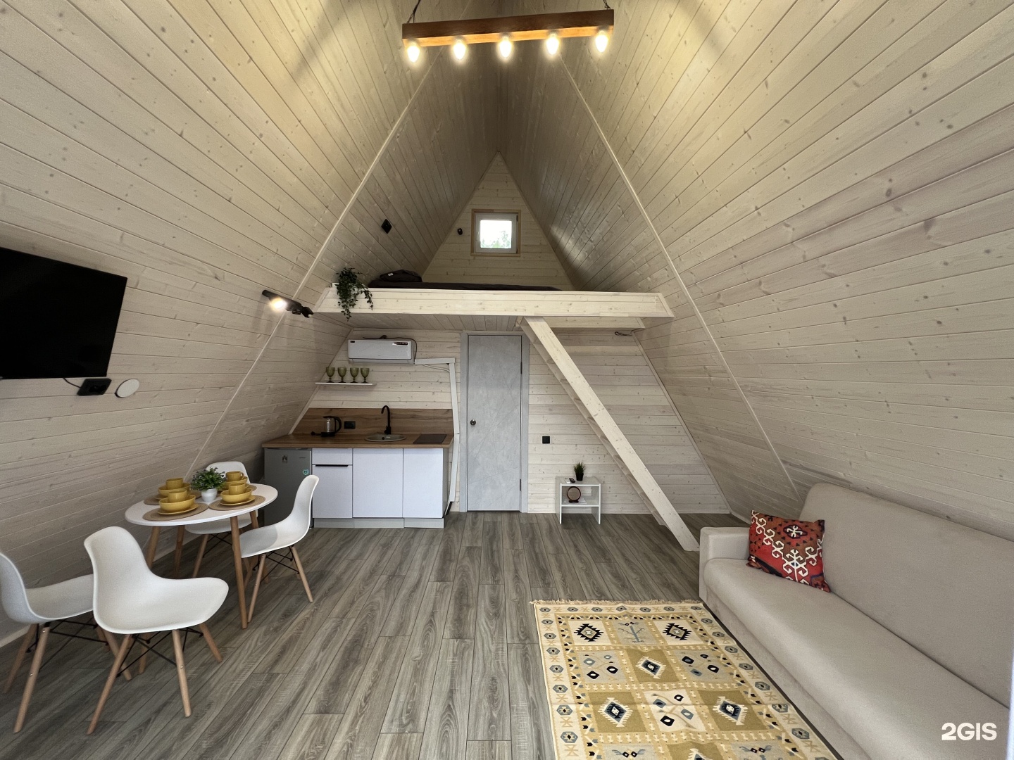 A-frame house - фото 3