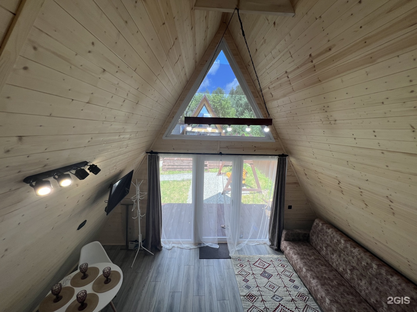 A-frame house - фото 3