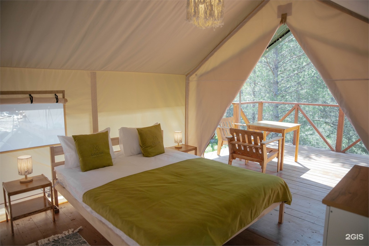 Сафари-тент стандарт у реки - фото 1