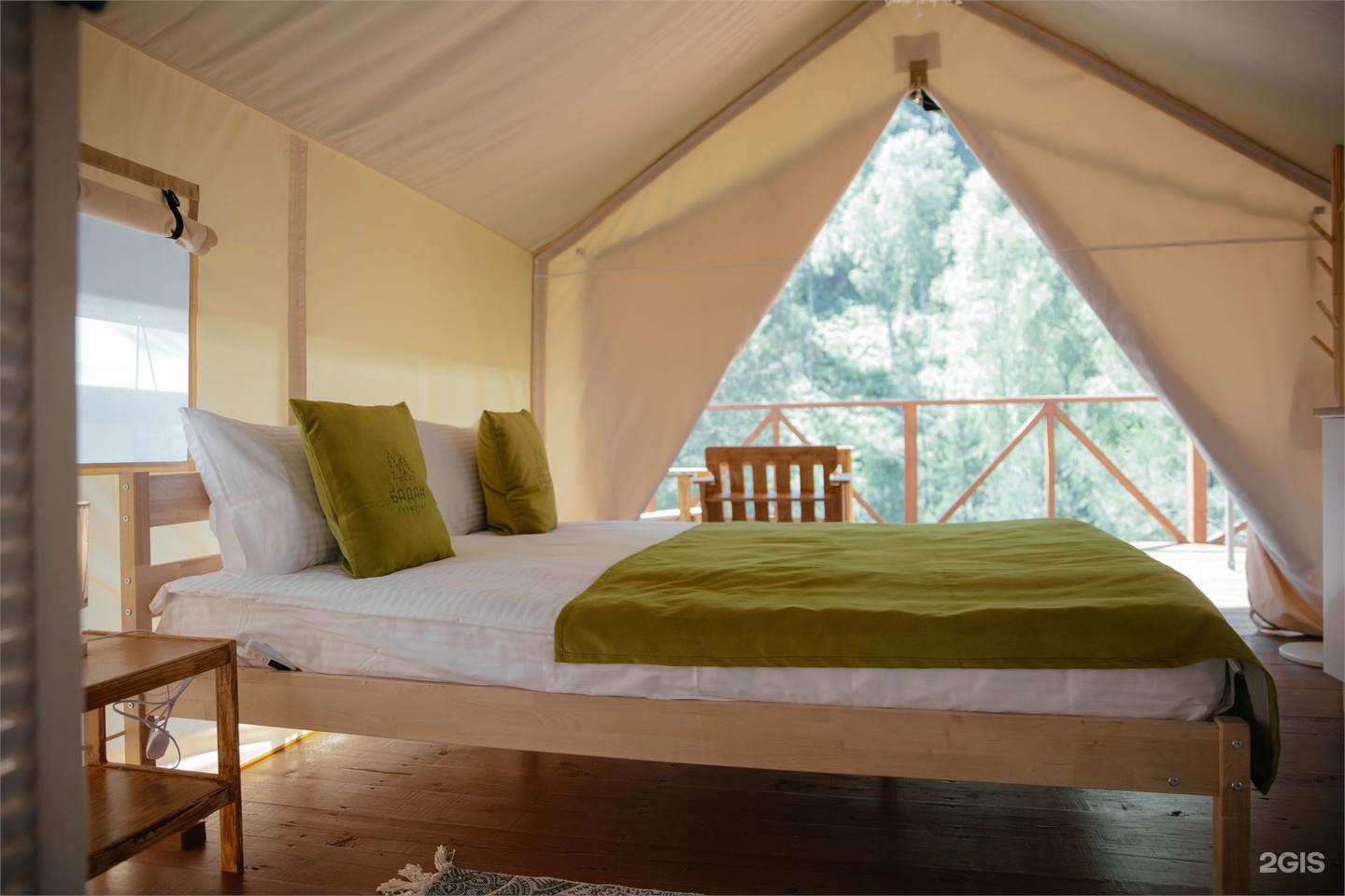 Сафари-тент стандарт у реки - фото 3