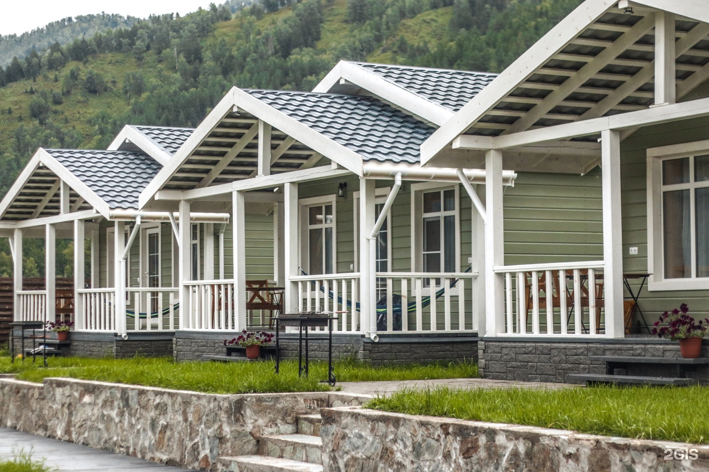 Дом с террасой - фото 1