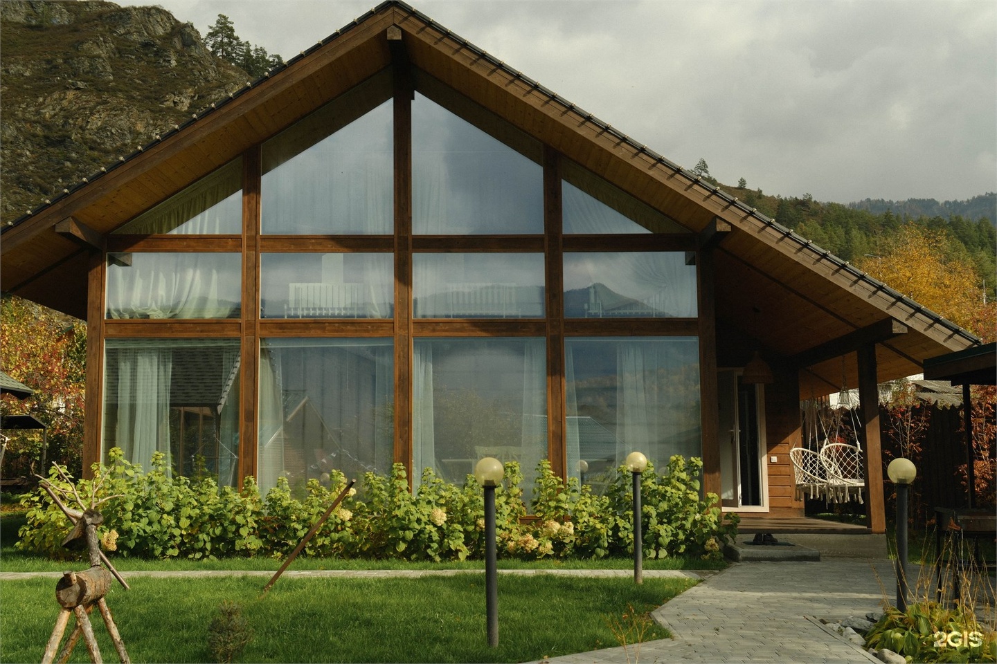 Шале двухэтажное с четырьмя спальнями категории Сюит - фото 1