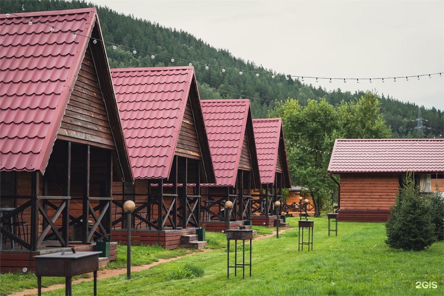 Летний домик с ТВ и холодильником - фото 1