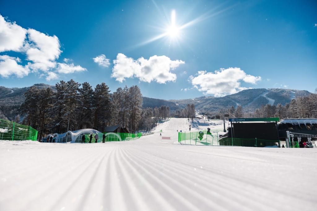 Курорт Манжерок увеличил зону катания до 81 км в зимнем сезоне 2026 - фото 5