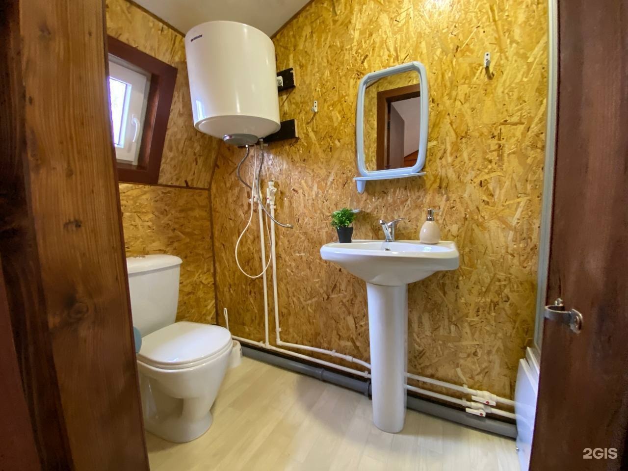 Апартаменты на 99999 Советская 7а - фото 19