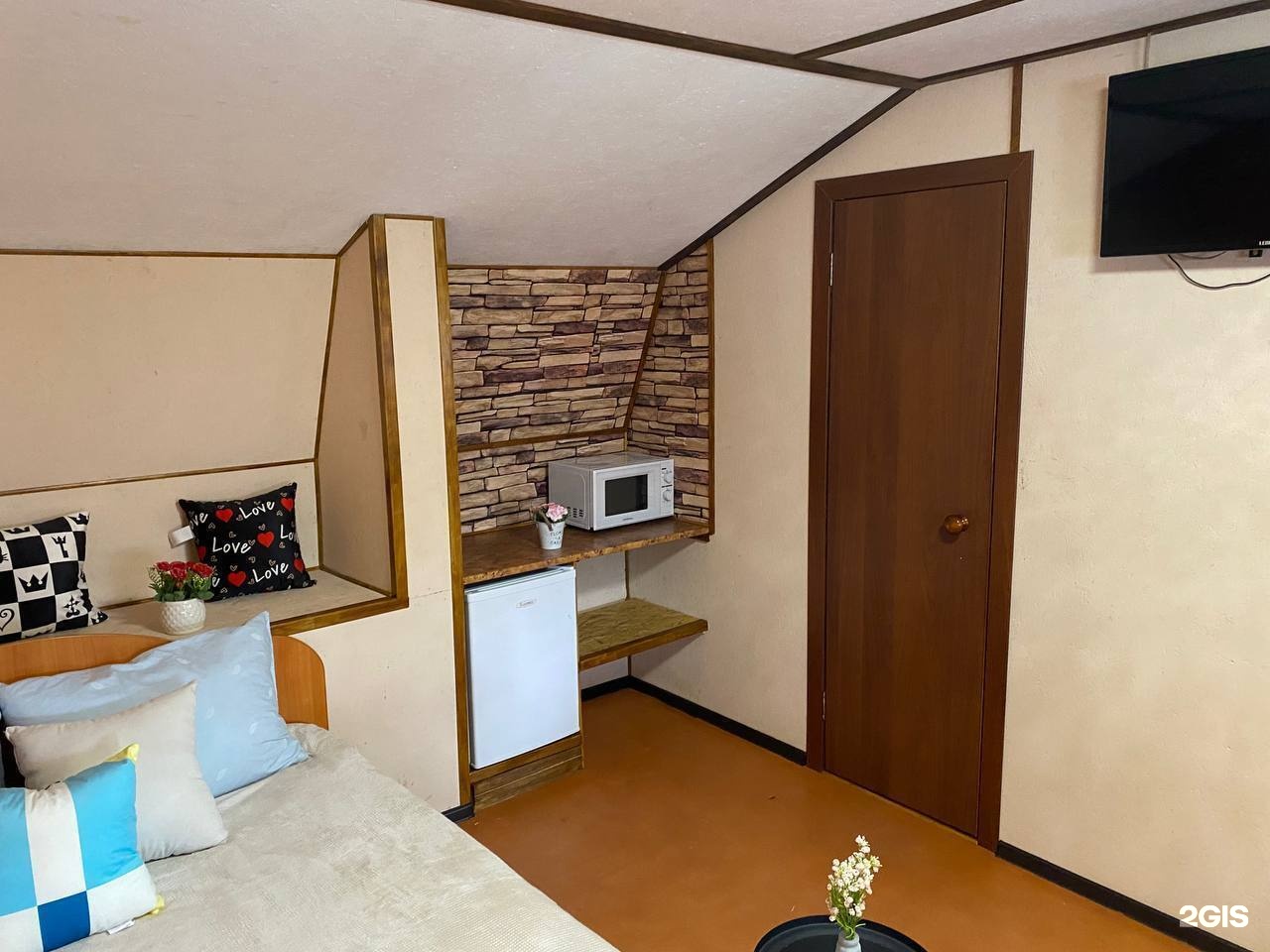 Апартаменты на 99999 Советская 7а - фото 22