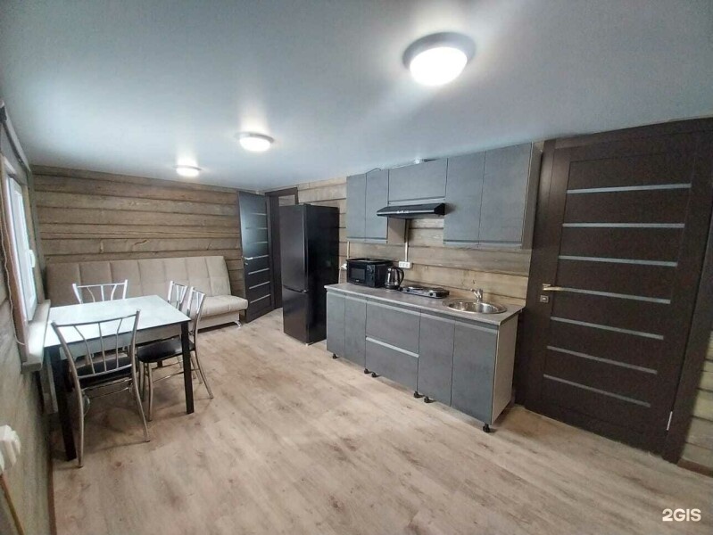 Большой деревянный дом - фото 1