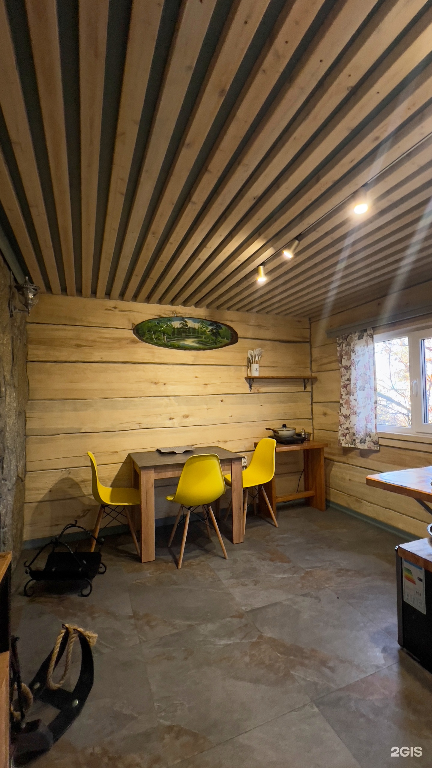 Двухэтажный дом с видом на реку, сад и горы - фото 13