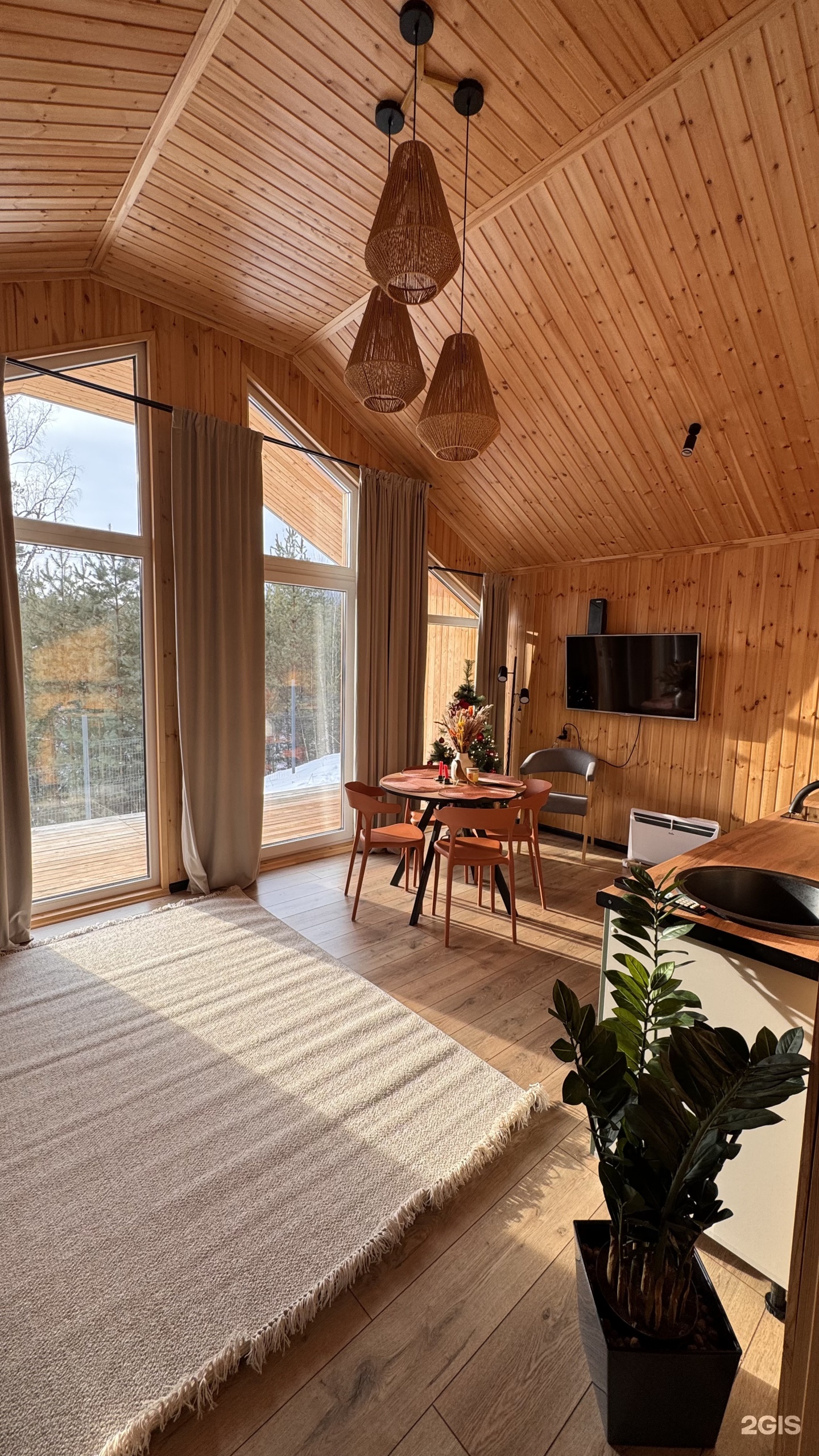 Дом с террасой - фото 1