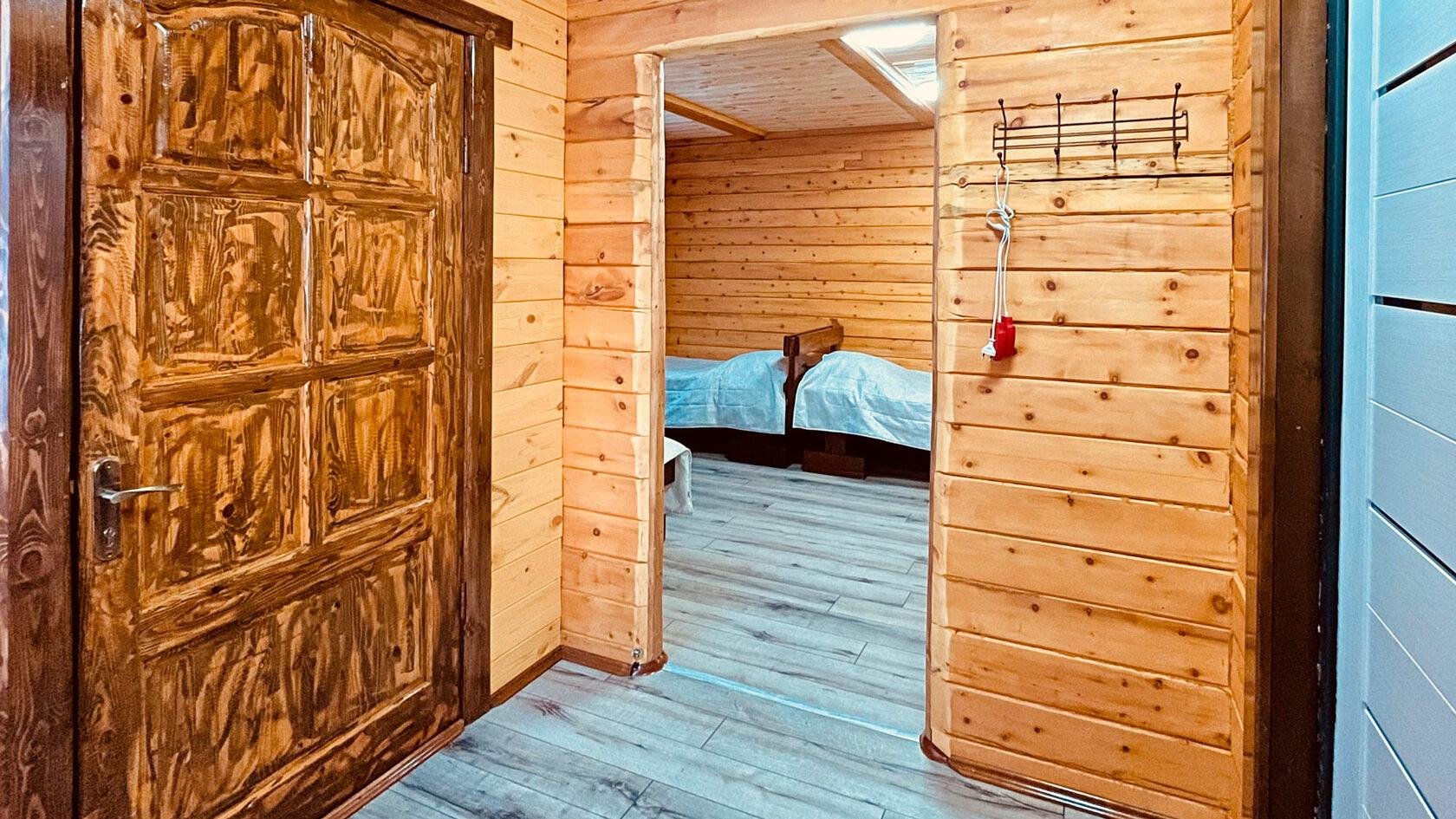 Красные ворота - фото 108