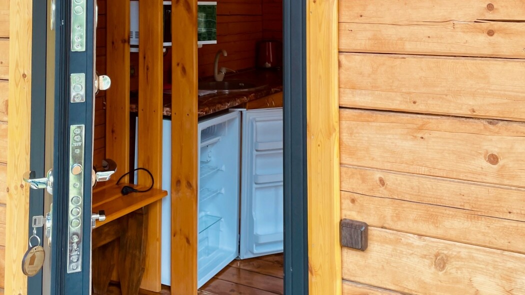 Семейный с 1 двуспальной и 2 односпальными кроватями с видом на горы (№3) - фото 3